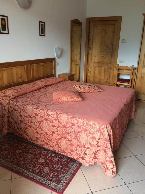 Albergo Rusall Tremezzo Szoba fotó